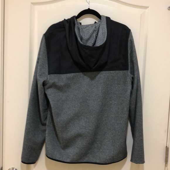 UNDER ARMOUR ZIP UP.  MEN’s MED - Picture 4 of 5